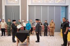 Ardi Mardiansyah Dilantik Jadi Pj Sekda Kampar, Bupati Tekankan Peran Strategis Sekda